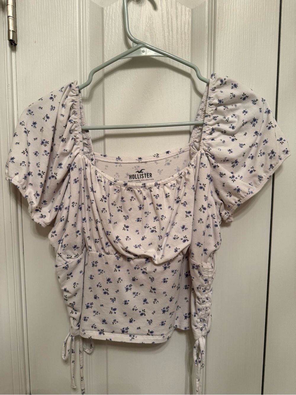Hollister Women's White Floral Drawstring Peasant Top